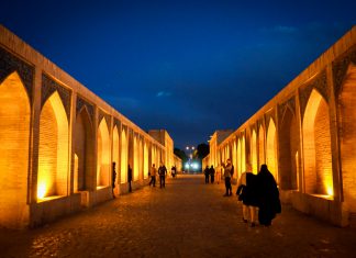 Iran - Isfahan - Pol-e Khaju