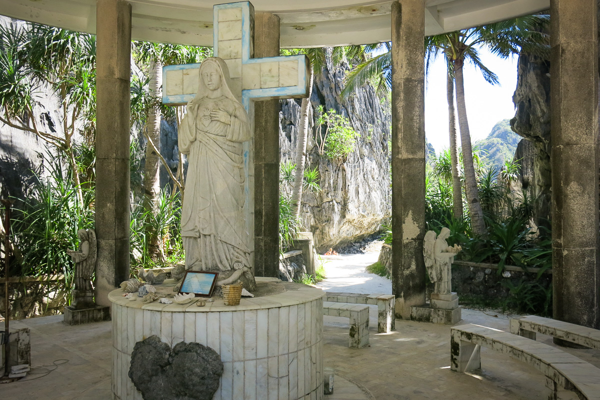 Mantiloc Shrine - Palawan - Philippinerna