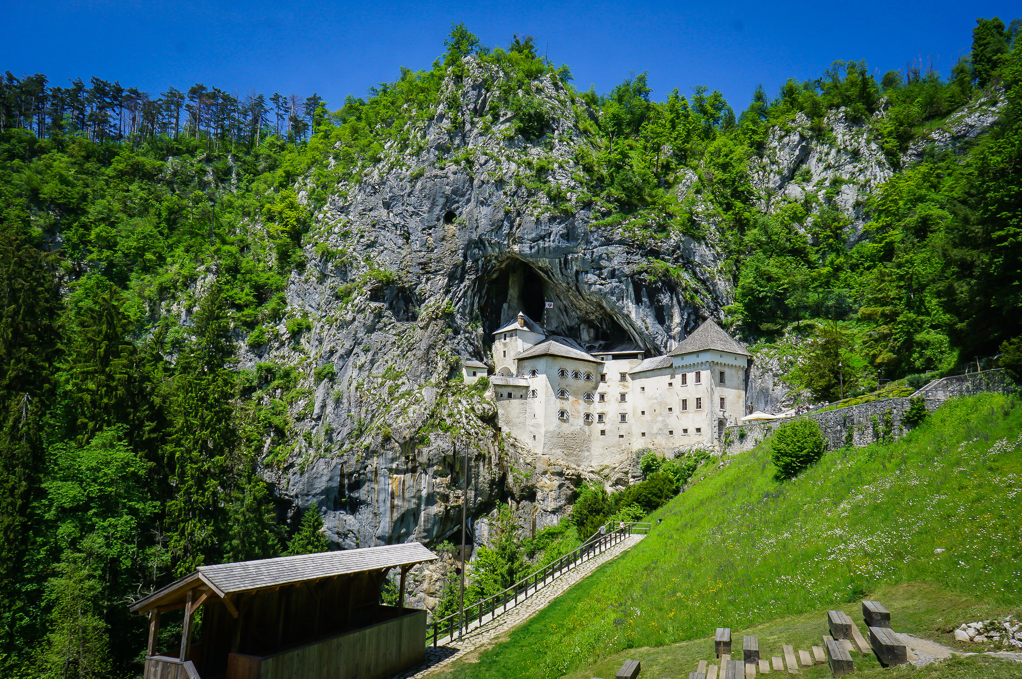slovenien pradjama slott